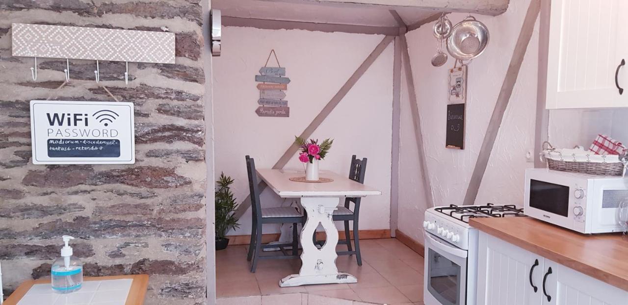 Le Vieux Moulin Gites - A Charming Stone Cottage With Garden View And Seasonal Pool Guégon Екстериор снимка